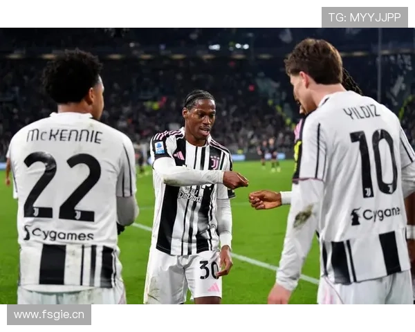 乔纳森·戴维与拉卡泽特：技术型前锋战术角色对比