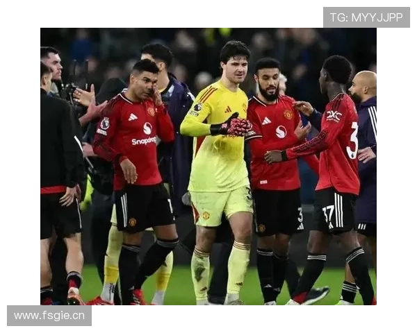 曼联争冠困境加剧：战术转型迟缓与阵容短板，豪门竞争力持续承压