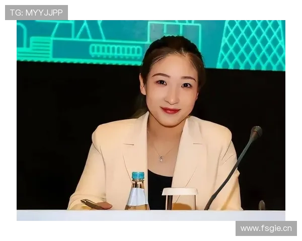 刘诗雯退役后每天五点起床练瑜伽，这自律谁懂啊