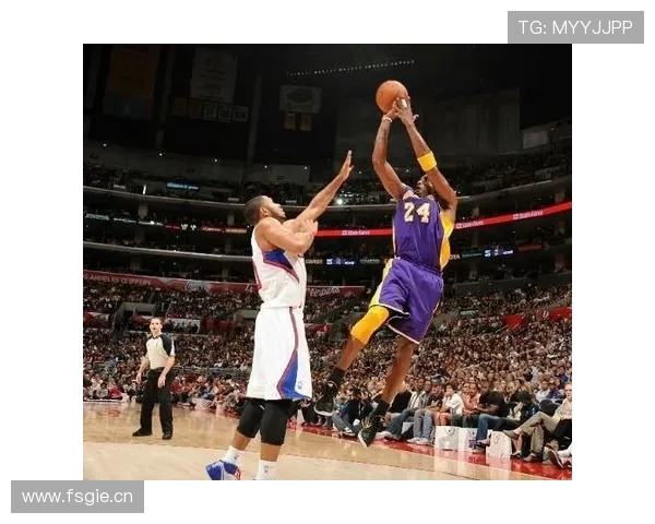 科比无球跑动占比提升，关键回合得分效率改变湖人进攻结构